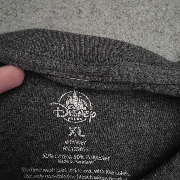 Lion Kin Scar Tee - Picture 2 of 2